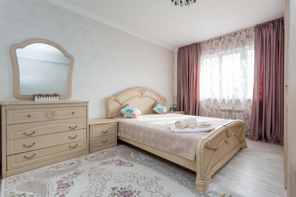 светлая рядом с парком горького Apartment