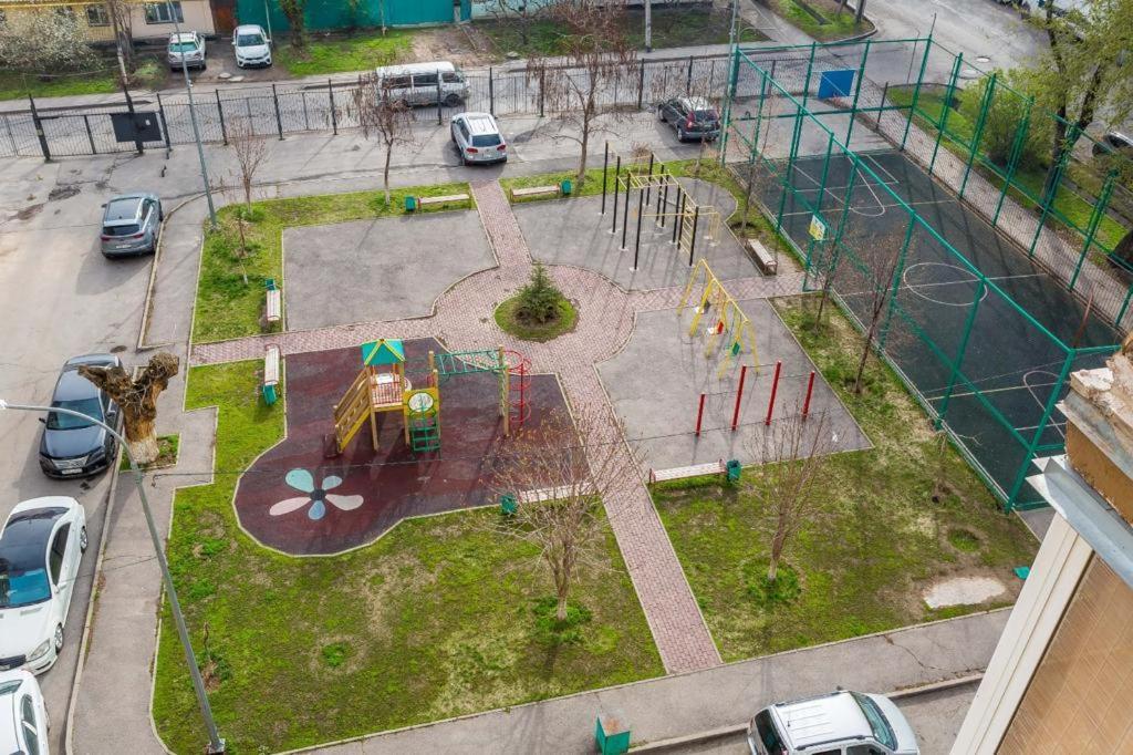 светлая рядом с парком горького Almaty